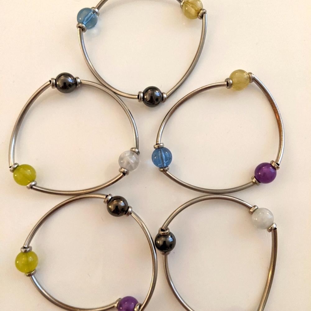 5 Bracelets with Various Color Beads